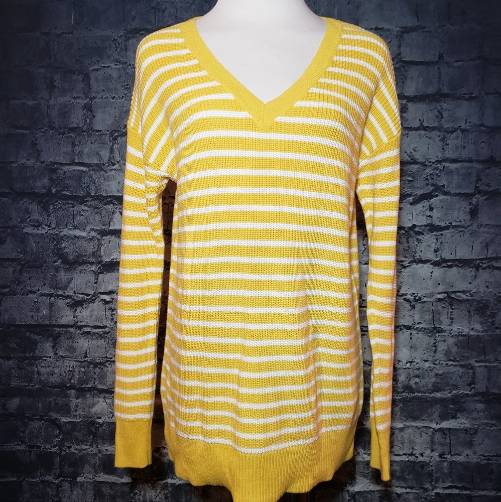 Gap pale Buttery yellow & white pullover V-neck sweater